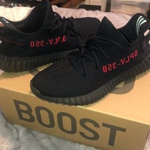 YEEZY BOOST 350 V2 BRED